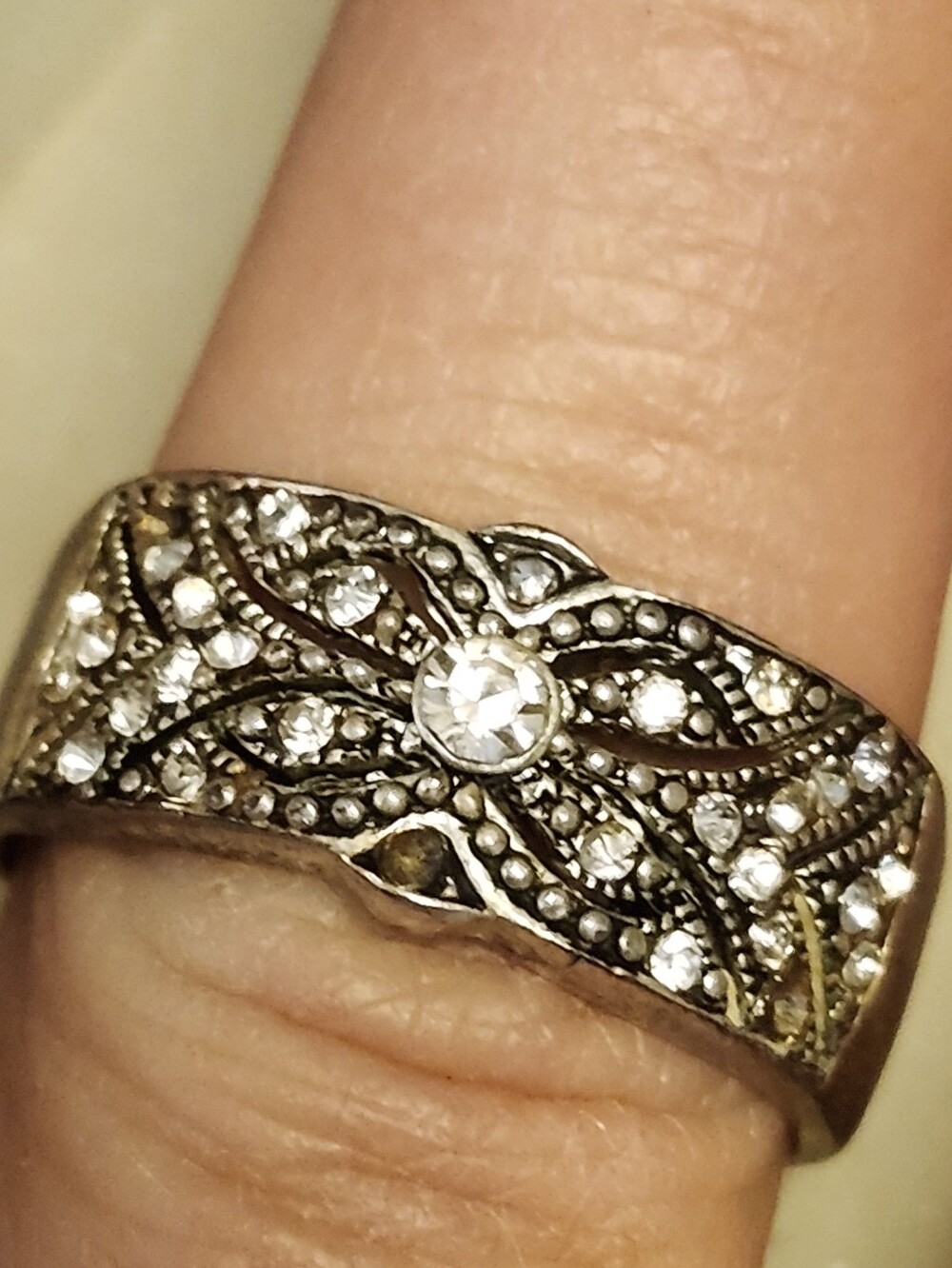 Vintage Silver Crystal Band Ring With Clear Stones Size 9